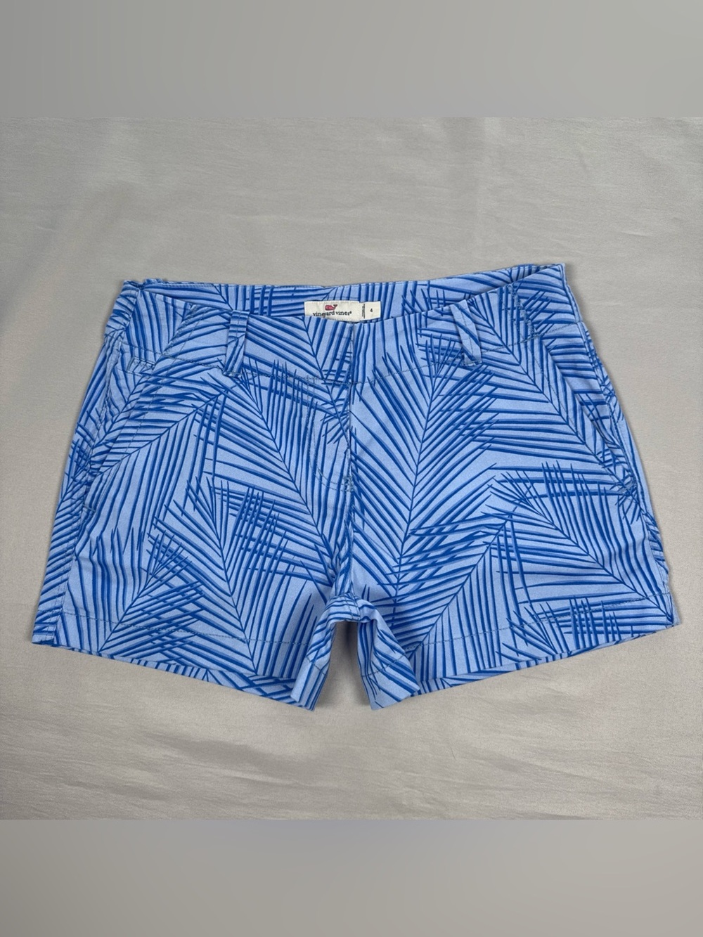 Vineyard Vines Geo Everyday Shorts Blue Palm Leaf Print Women’s 4 Chino Pockets